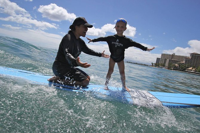 1.5-Hour Private Surfing Lesson in Honolulu - The first 15 minutes: safety before surfing