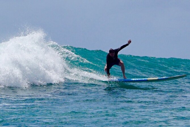 1.5-Hour Semi Private Surfing Lesson in Honolulu - The beach briefing makes the water less intimidating