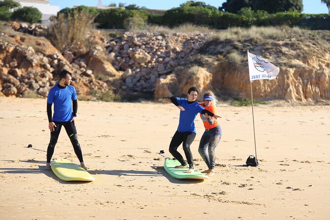 Albufeira: Surf Lesson - Meeting at the SURF Albufeira kiosk