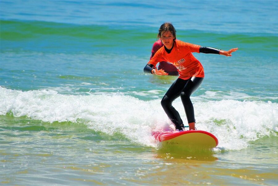 Albufeira: Surfing Lesson at Galé Beach - Who should book this Galé Beach lesson?