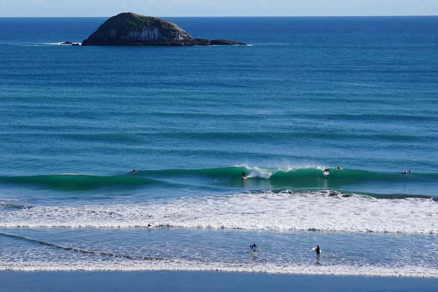 Auckland: Group Surfing Lesson with Muriwai Surf School - What to pack for Muriwai Beach