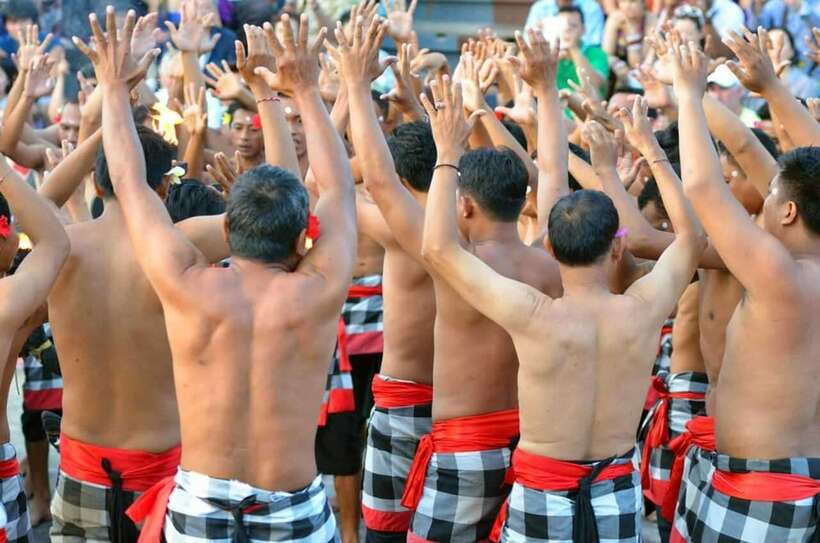 Bali: Surfing Lesson with Southern Beaches Tour & Kecak Show - Lunch and Balinese flavor