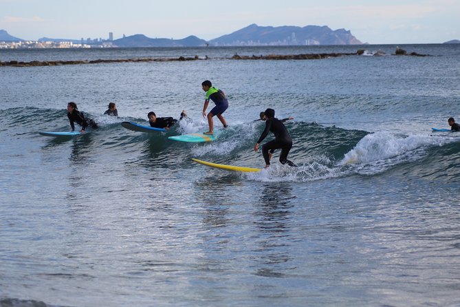 Beginner Surf Course - El Campello breakers and the rhythm of the lesson