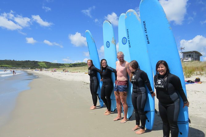 Beginner Surf Lesson at Te Arai Beach - The instructors make the first attempt less daunting