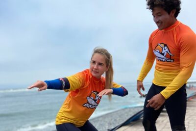 Beginner Surf Lesson in Lima, Perú