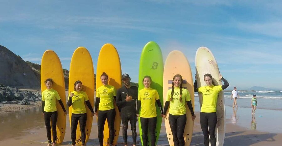 Biarritz: 1.5-Hour Group Surf Lesson - What is included, and what should you bring?