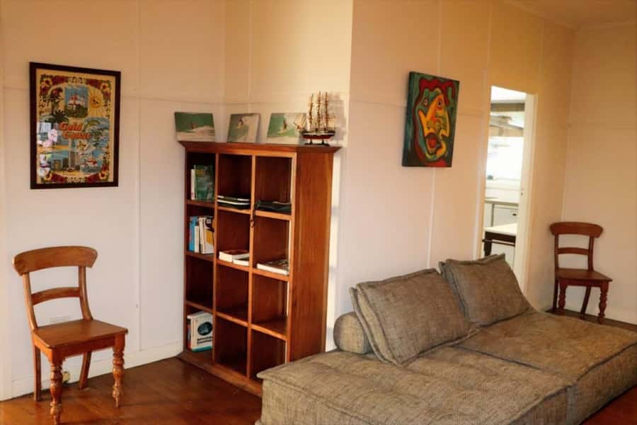 Byron Bay: 2-Day Surf Camp with Lessons, Stay and Breakfast - Evenings in Byron Bay: Food, Music, and Personal Spending