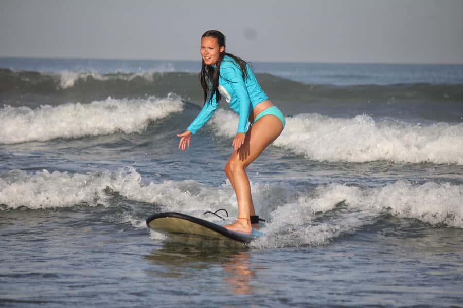 Canggu : 2-Hour Surfing Lesson - Picking the right time for Canggu waves