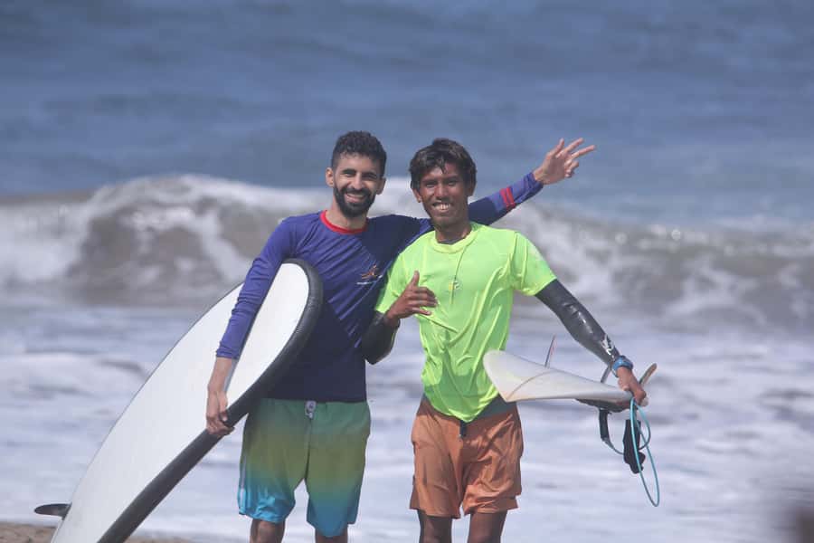 Canggu Surf School Bali - Group size and the choice between shared and private coaching