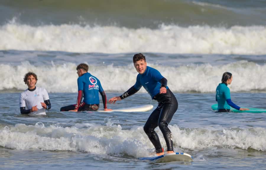 Cape Town:Learn to surf with the best view of Table Mountain - The pop-up is the main skill to master