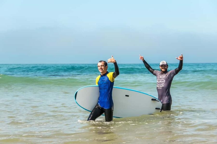 Cascais: Local Surf Experience - The main event: practice wave after wave
