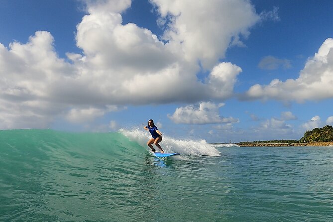 Come and learn to surf at the best surf spots in Guadeloupe. - Choosing the right level for your ability