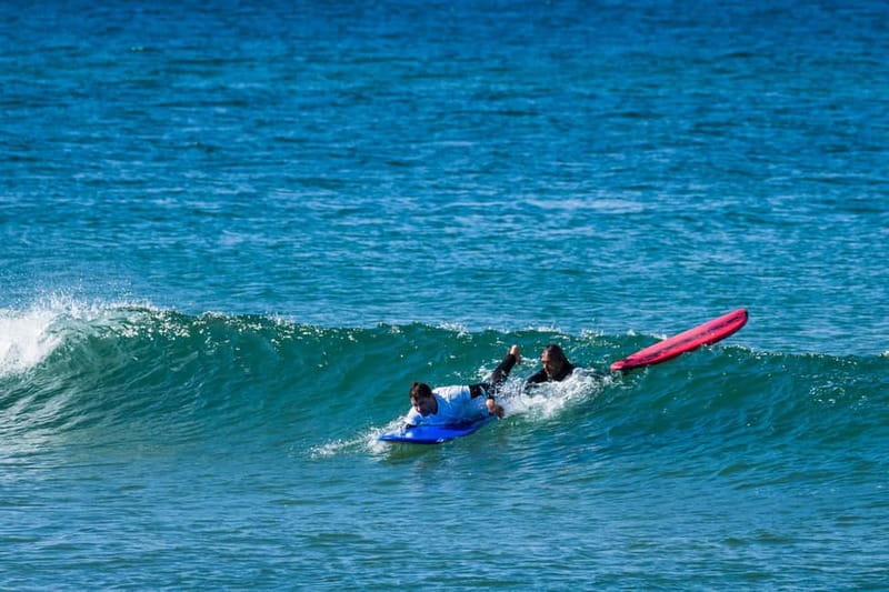 Costa da Caparica: Surf Lesson 2 hour All levels - The first part: boards, wetsuits, and ocean safety