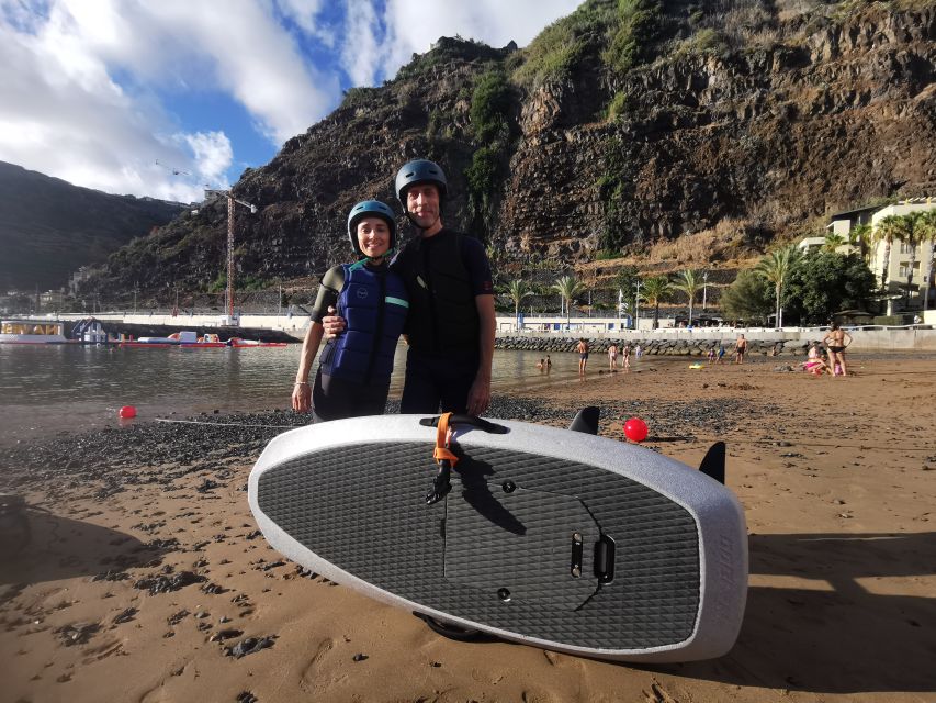 Efoil Surf Board Lesson in Calheta Beach - Who should book this activity?