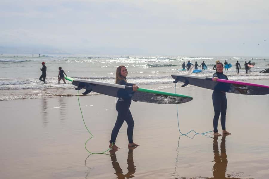 Essaouira : Semi-Private Surf Lesson - Into the water with a maximum of two