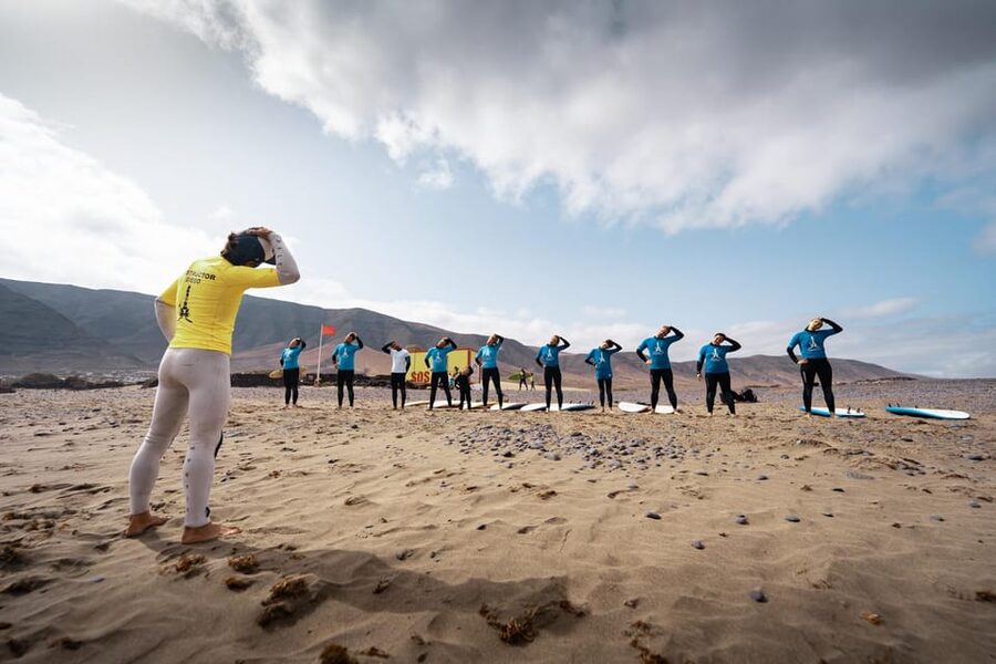 Famara Beach: Surfing Lessons with Videos - Key points to know before you book