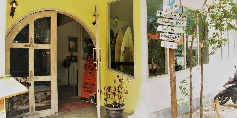 From Bali: 4-Day Surf and Yoga Retreat in Nusa Lembongan - Yoga and meditation in the shala