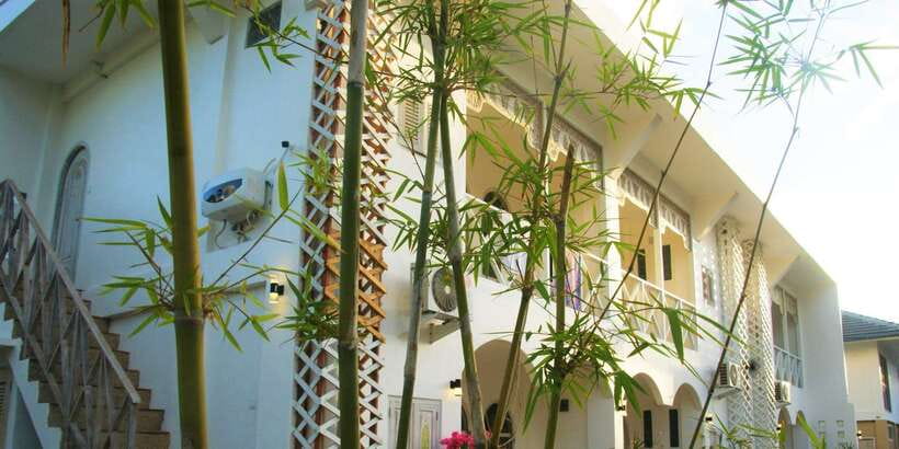 From Bali: 4-Day Surf and Yoga Retreat in Nusa Lembongan - Snorkeling around Manta Bay and Crystal Bay