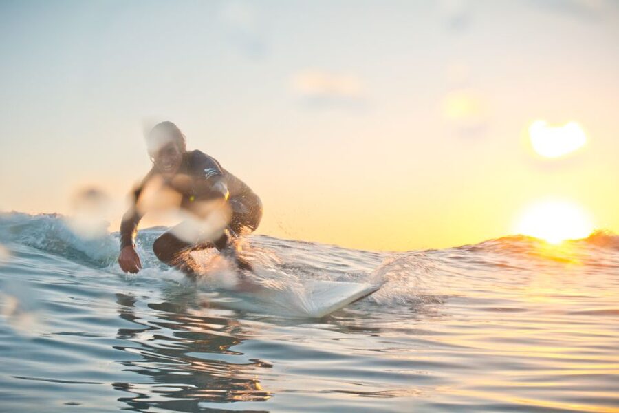 Fuerteventura: Surfing Lesson in the south of Fuerteventura - The first waves, with an instructor in the water