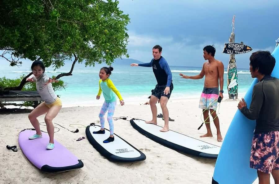 Gili Trawangan: Private Beginner & Intermediate Surf Lessons - The first lesson: simple skills before the waves