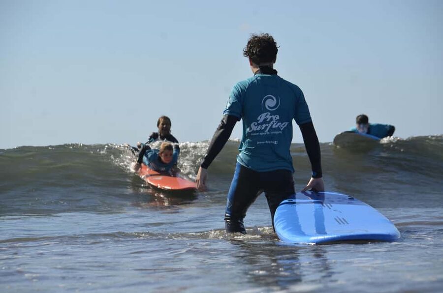 Gran Canaria: Kids & Teens Surf Lesson (8–16 yrs) - A first surf lesson built around confidence