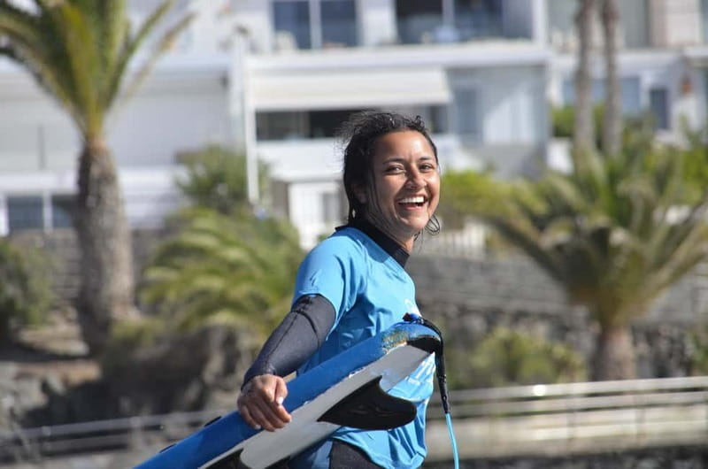 Gran Canaria: Playa del Inglés Girls' Surf Experience - Safety, access, and who should skip it