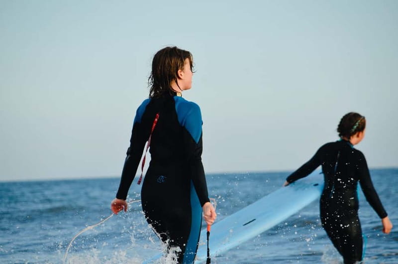 Gran Canaria: Playa del Inglés Girls' Surf Experience - Starting at Pro Surfing in the Eurocenter