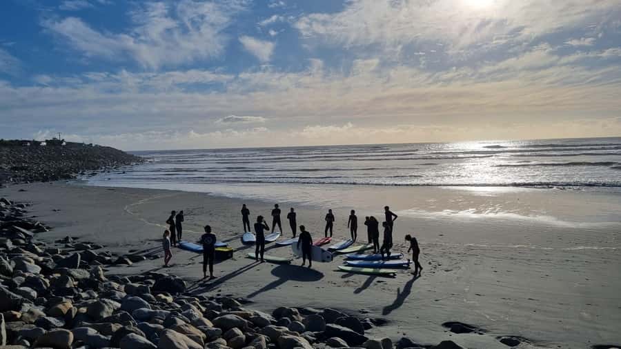 Greymouth: 2-Hour Beginner Surf Lesson - Tide timing and your Greymouth schedule