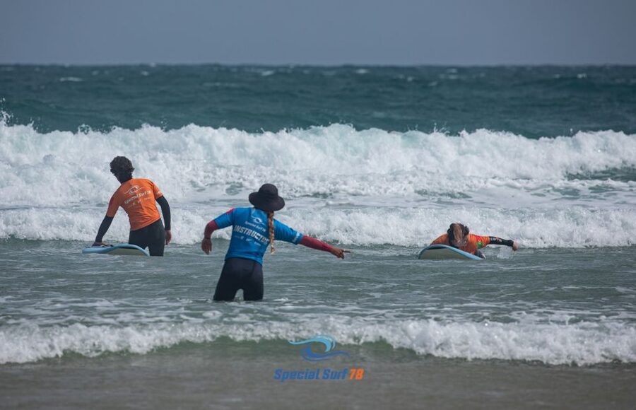 Group surf lesson - Should you book this group surf lesson?