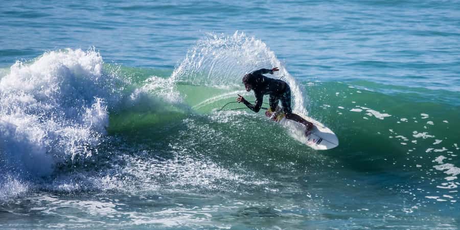 Guided Surfing Tour to Essaouira from Marrakech - Lunch near the fishing port