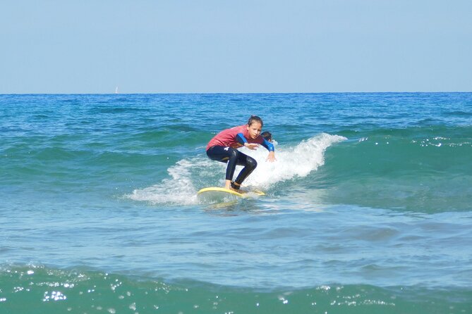 Kalufa Surf school in Caleta de Famara, Lanzarote - Meeting the instructors and getting ready