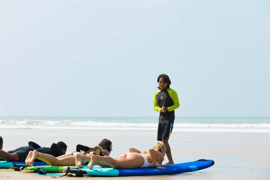 Khao Lak: 1.5-Hour Small Group Surfing Experience - Who should book this lesson?