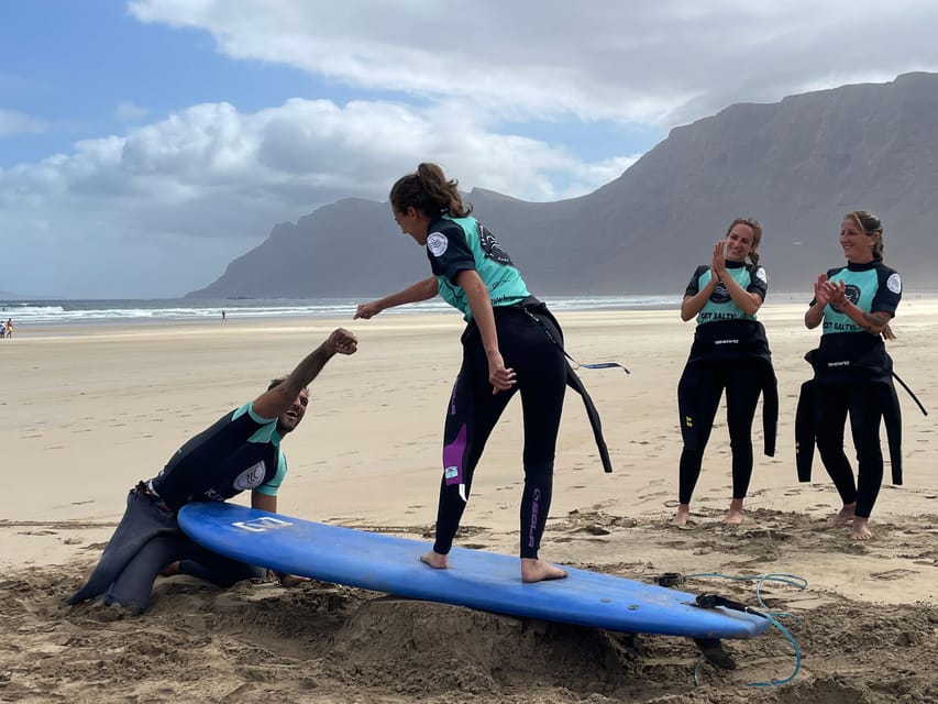 Lanzarote: dynamic surf lessons with friends or private lessons in Famara - Sand drills turn advice into movement