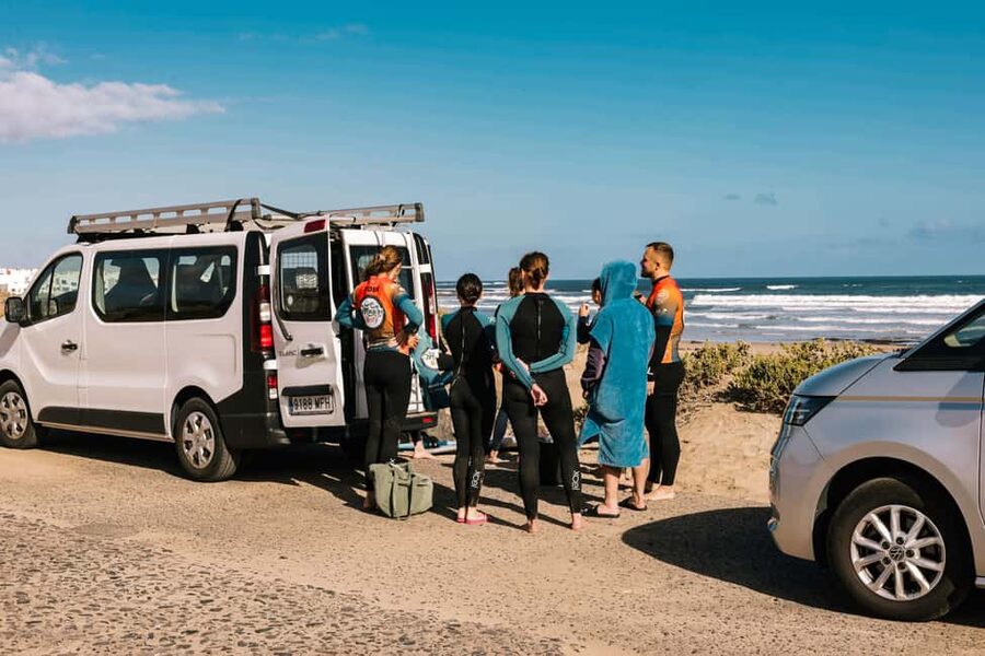 Lanzarote: Surf Experience in Famara with MauriSurf - Group lesson or private coaching?