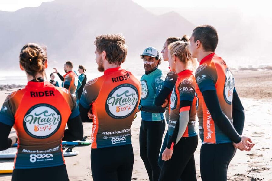 Lanzarote: Surf Experience in Famara with MauriSurf - Who will enjoy this most?