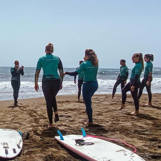 Las Palmas de Gran Canaria: Group surf lessons on La Laja beach - The age requirement needs clarification