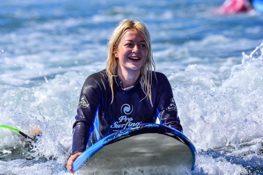Las Palmas: Learn to Surf with a Special Price for Two Group - Starting at the Pro Surfing Company school