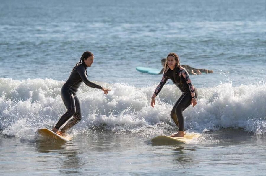 Lisbon Surf Guide - Surf class & Pick Up - The safety briefing comes before the fun
