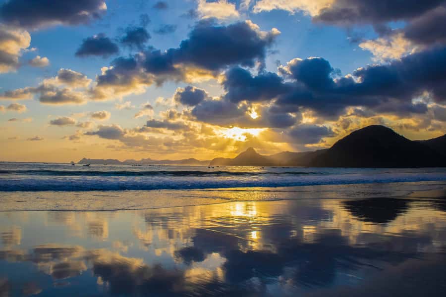 Lombok Epic: Exclusive Surfing, Beaches, and Sunset Hills - Who should book this experience