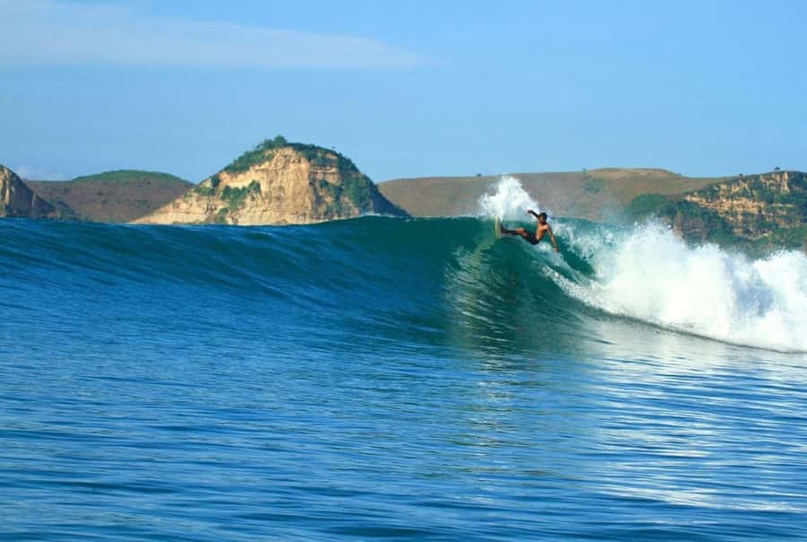 Lombok Epic: Exclusive Surfing, Beaches, and Sunset Hills - Starting with surf at Selong Belanak