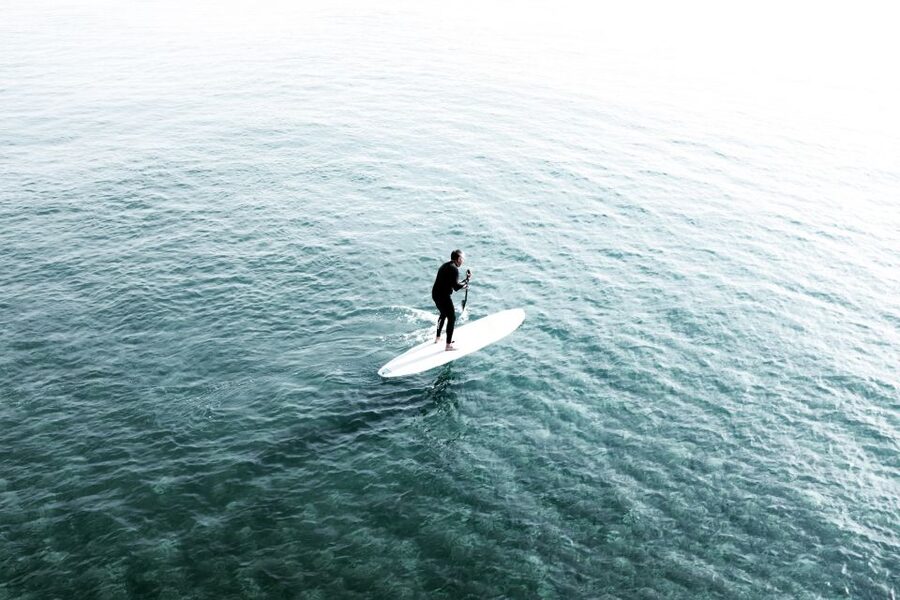 Los Cristianos : 1 Hour of Paddle surf Rental - The walk from the shop to the sea