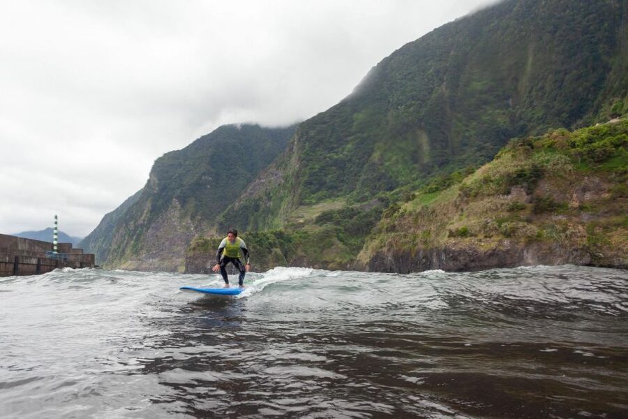 Madeira : Surfing Experience for all - São Vicente and the Baía dos Juncos surf spot