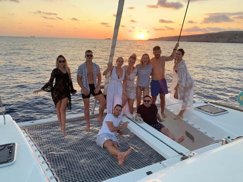 Majorca: Dinner aboard a private catamaran with snorkeling and paddle surfing - Simple preparation for a smoother evening