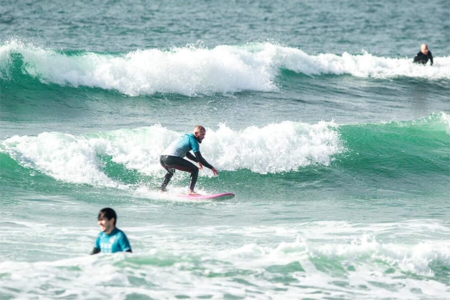 Matosinhos: Best surf Lesson with all equipment - Practical timing and booking advice