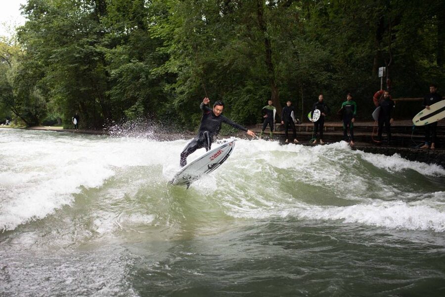 Munich Surf Experience Surfing In Munich Eisbach River Wave - How Max’s guidance affects the experience
