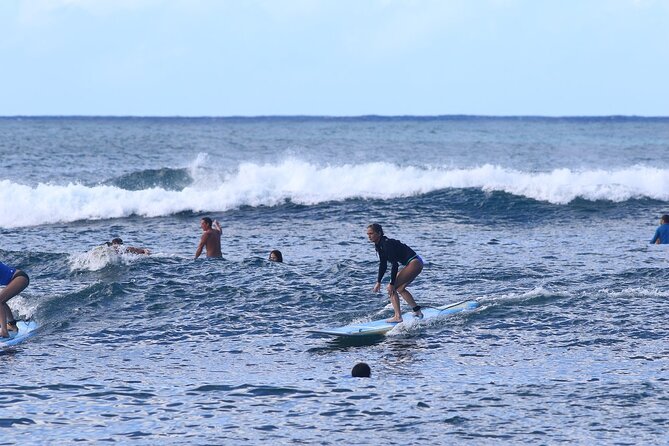 Oahu Semi Private Surfing Lesson - Meeting your instructor at Kahalewai Place