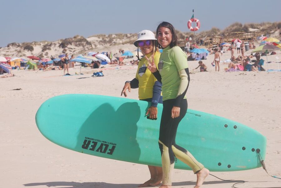 Peniche: Surfing Lessons for all surf levels - Why the six-person limit matters