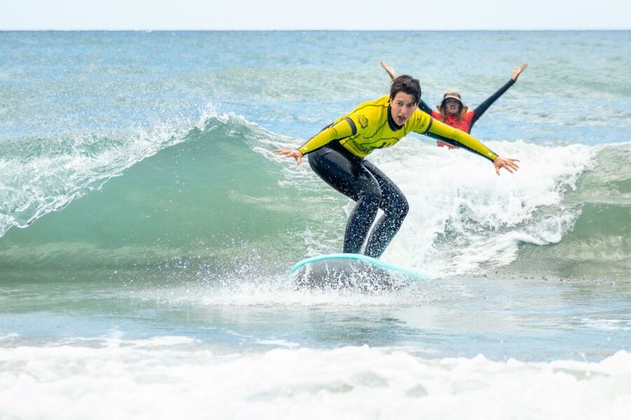 Playa del Inglés Maspalomas: High Quality Surf Classes - Learning the first surf movements on land