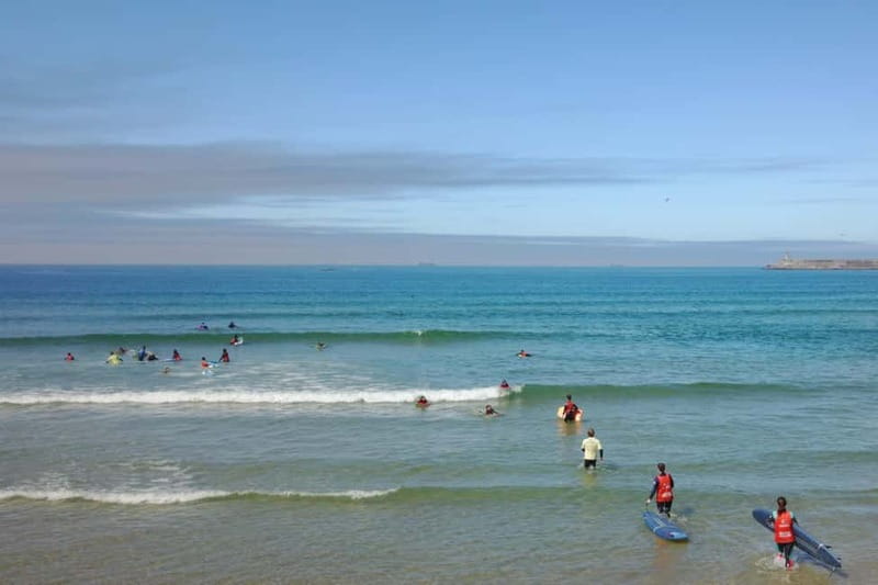Porto: Surf Lesson in a small group - Why a group of seven is a useful limit