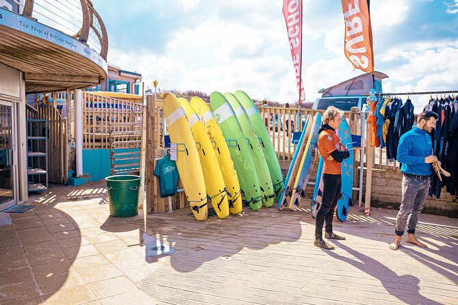 Private Surfing Lesson - Coaching quality and family appeal